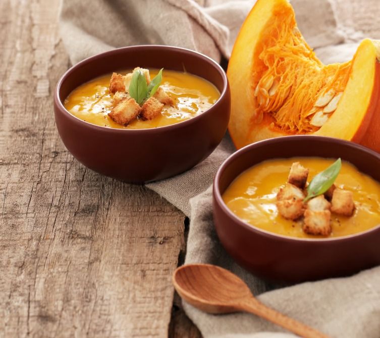 Crema de zapallo en olla Classica® con crutones o semillas: reconfortante y nutritiva